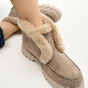 Women's Cozy Beige Fur-Lined Boots